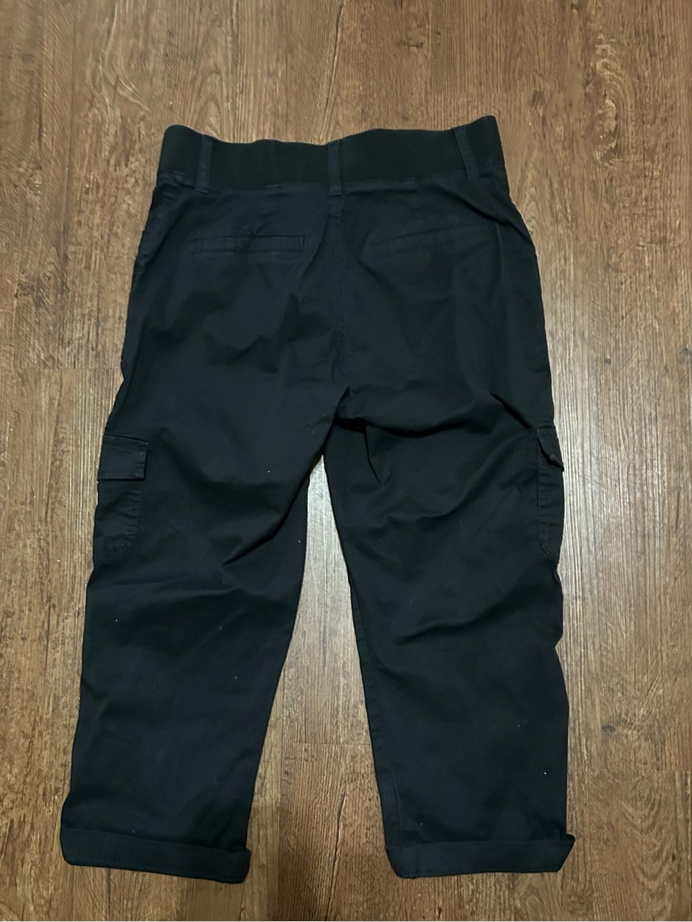 Lee’s relaxed fit Black Cargo Pants - Classic Utility Style (inseam 19’) - Picture 2 of 4
